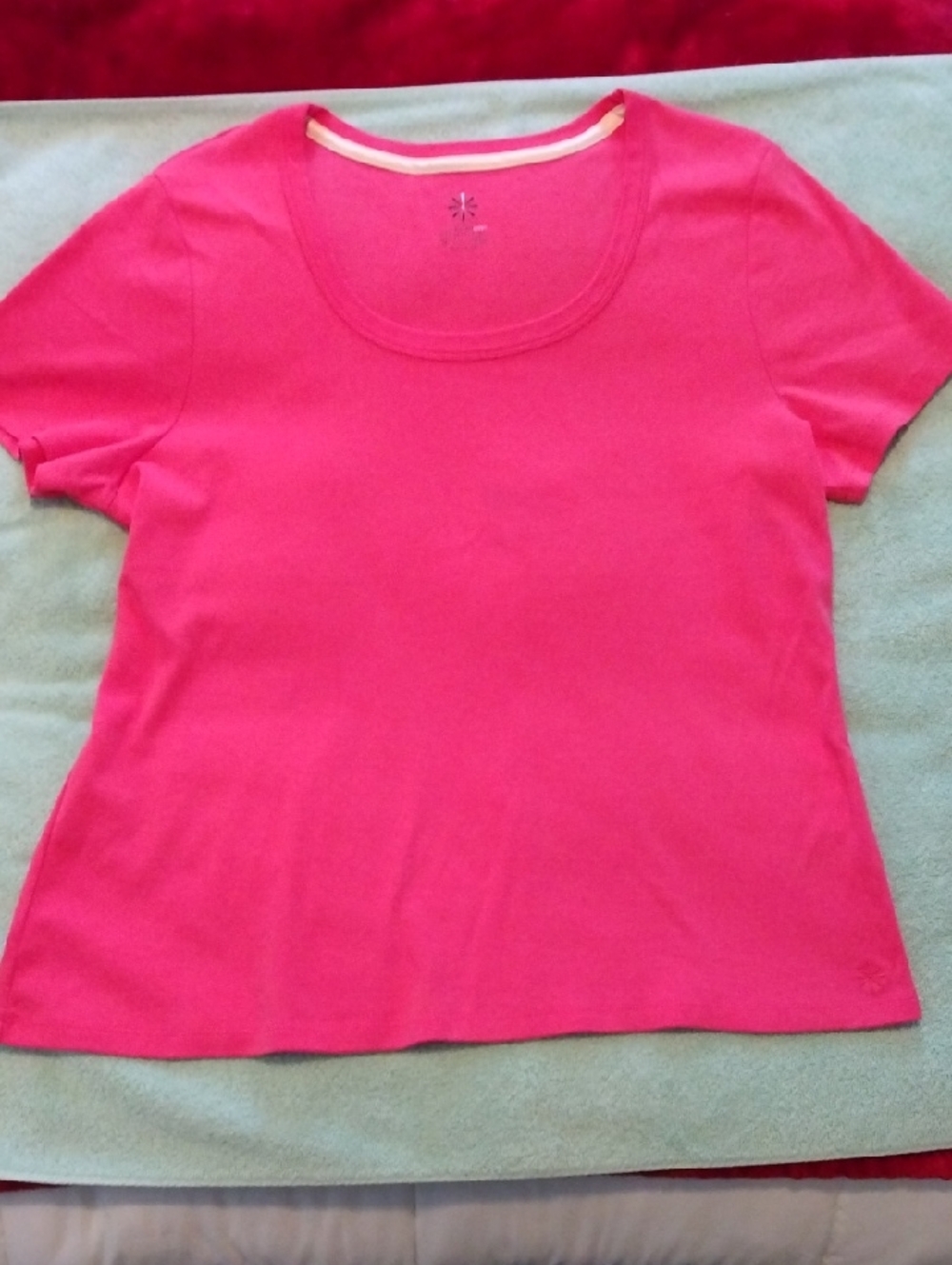 Isaac Mizrahi Live Essentials Bright Pink Scoop Neck Short Sleeve Tee